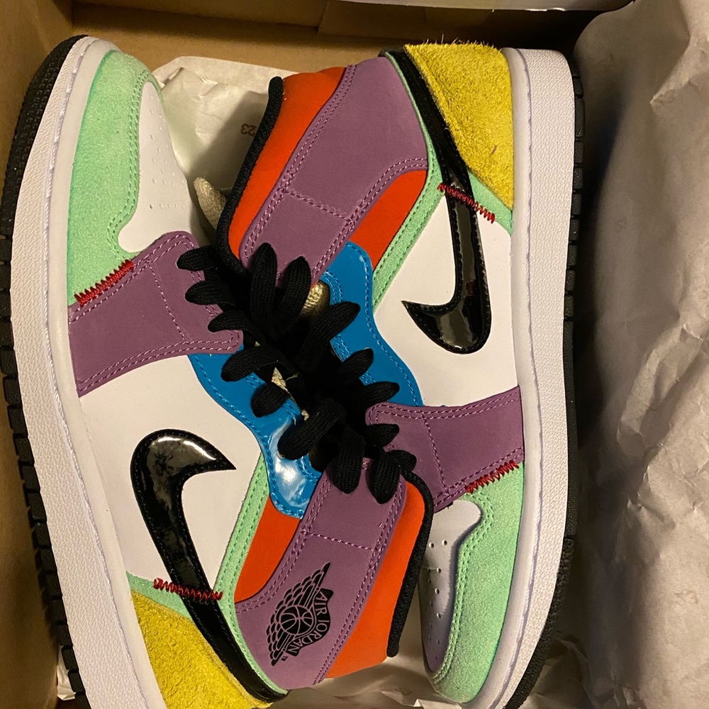 Air Jordan 1 Mid SE